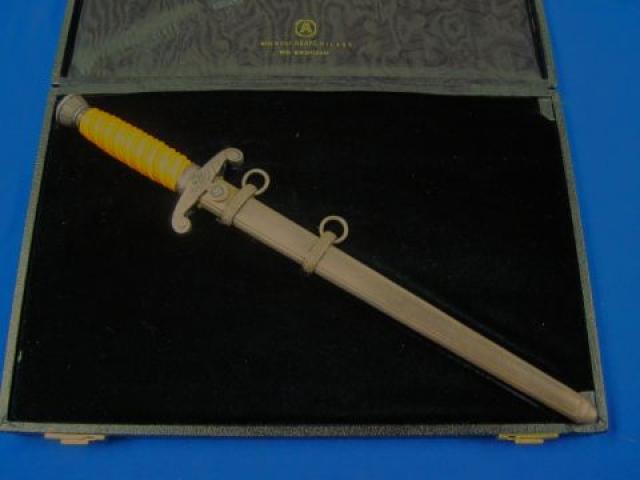 Germany: Cased Army dagger
